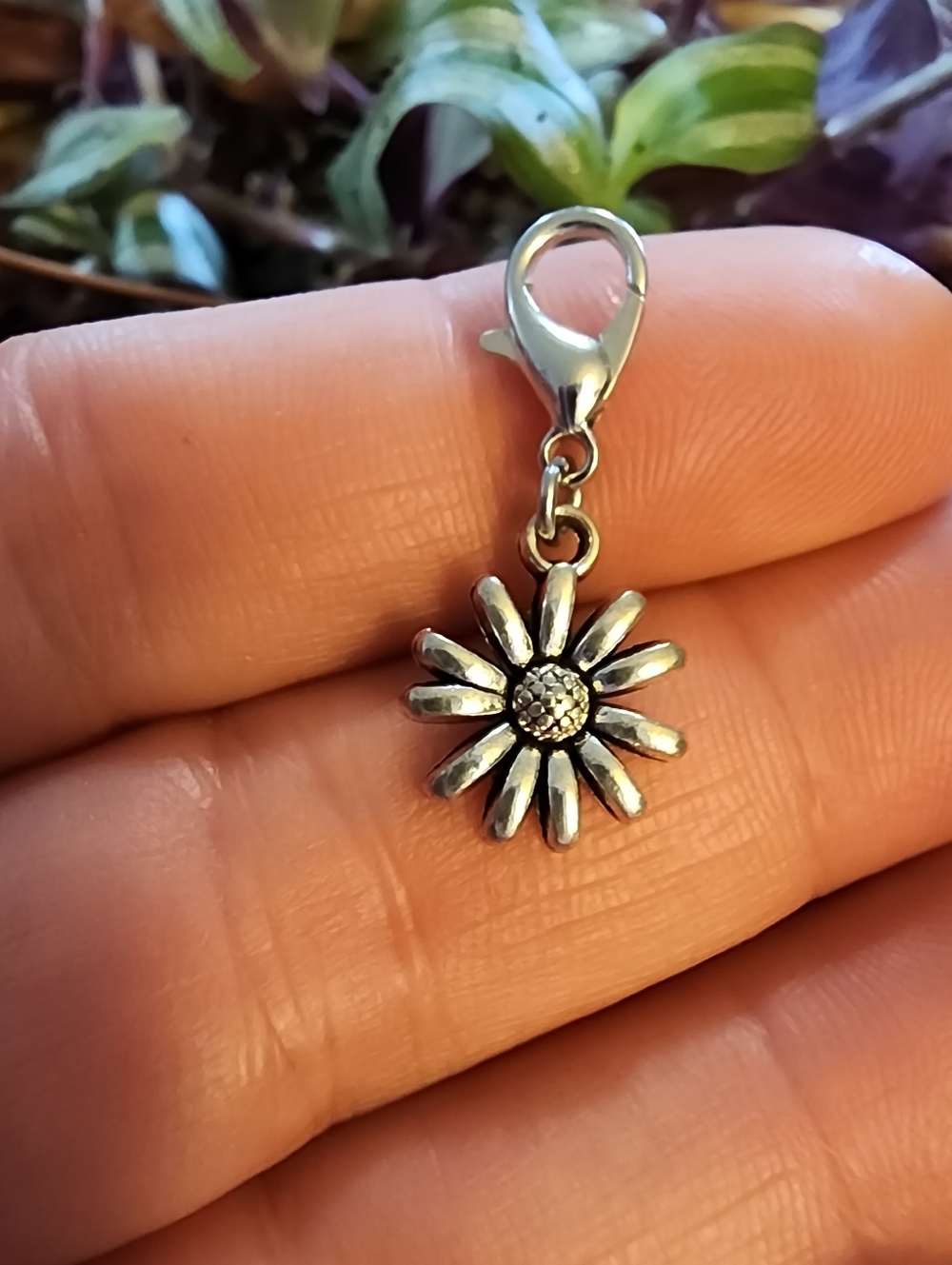 Silver Daisy Charm for Flower Charm Bracelet Mom Mothers Day Nature Garden Charm